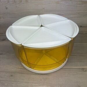 Vintage Rubbermaid Spin-a-Bin Lazy Susan 5
Canister Set